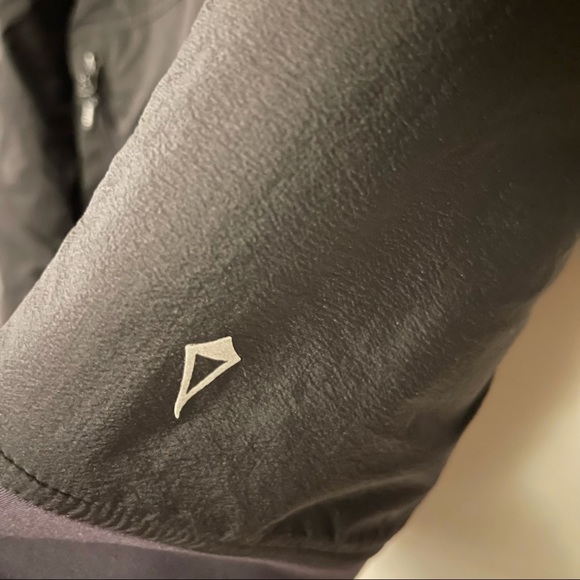 IVIVVA Girl’s black reversible bomber jacket (Sz. 8 ) - Picture 4 of 4